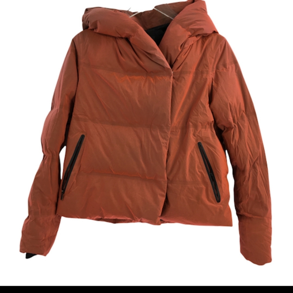 COPY - Lululemon Cloudscape Short Down Jacket 6 Long Sleeve Snap Lined Pockets …